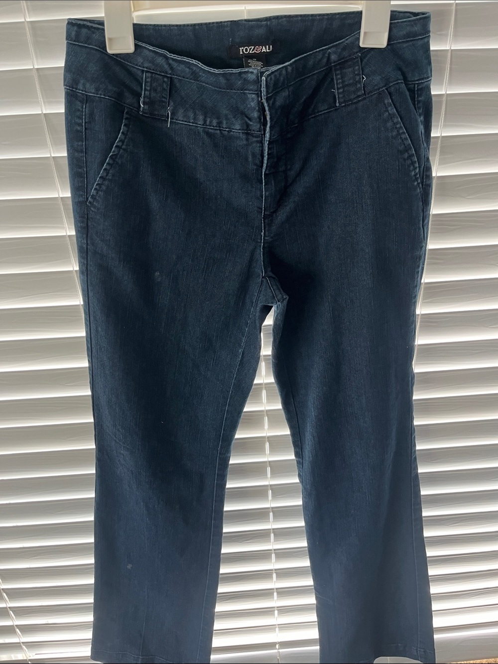 Roz & Ali Women's Navy Straight-Leg Jeans